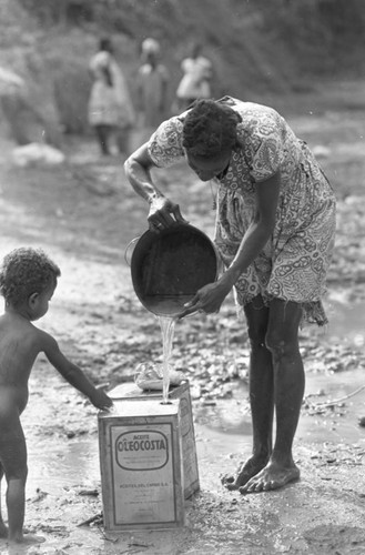 Women gathering water, San Basilio de Palenque, Colombia, 1977