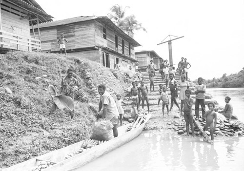 Loading the canoe, Barbacoas, Colombia, 1979