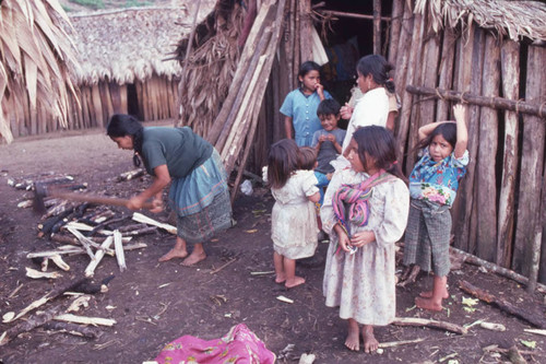 Guatemalan refugees At Work, Cuauhtémoc, 1983