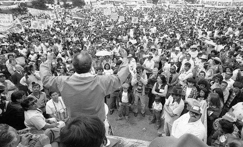 A crowd for presidential candidate Ángel Aníbal Guevara, Guatemala City, 1982