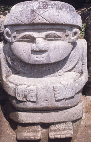 Statue of a woman, close-up, San Agustín, Colombia, 1975