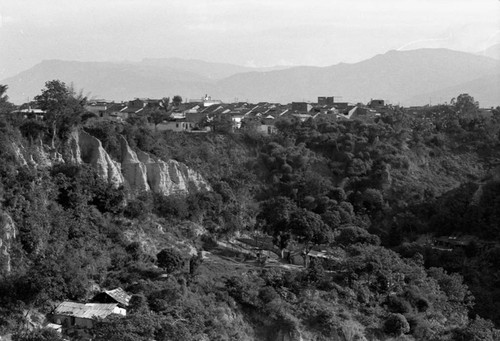 Effects of soil erosion, Bucaramanga, Colombia, 1975