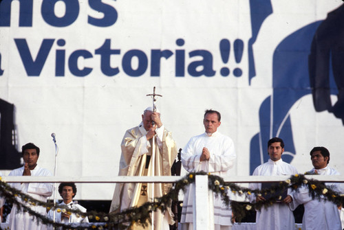 Pope John Paul II with crucifix, Managua, Nicaragua, 1983