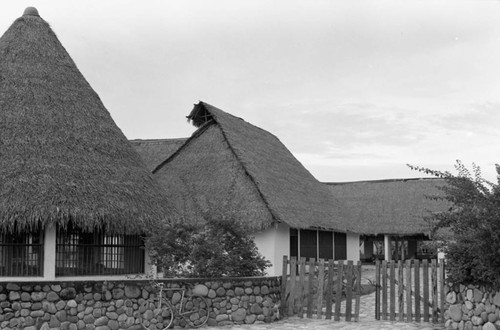 Artesanías de Colombia workshop, La Chamba, Colombia, 1975