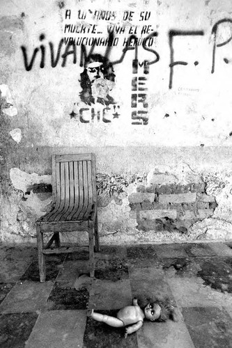 Guerrillero slogan in an abandoned building, San Lorenzo, Ahuachapán, 1981