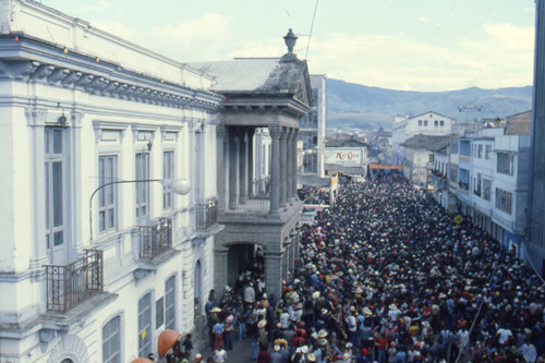 Large crowd at the Blacks and Whites Carnival, Nariño, Colombia, 1979