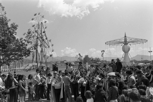 A crowd at Tunjuelito's Christmas festivities, Tunjuelito, Colombia, 1977