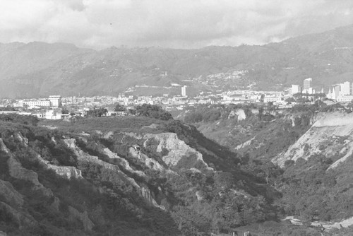 Soil erosion and the city, Bucaramanga, Colombia, 1975