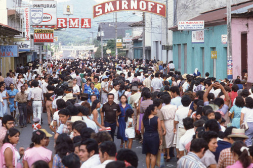 People waiting in line, Santa Tecla, La Libertad, El Salvador, 1982