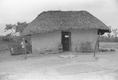 House with thatched roof, San Basilio de Palenque, 1976