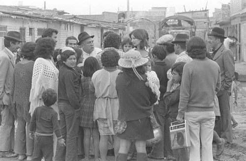 A crowd at a market, Tunjuelito, Colombia, 1977