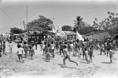 An excited crowd for El Congo Grande de Barranquilla, Barranquilla, Colombia, 1977