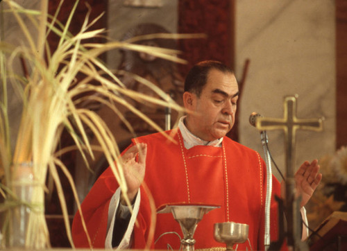 Archbishop Arturo Rivera y Damas celebrating Mass, San Salvador, El Salvador, 1982