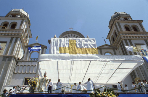 Pope John Paul II saluting the crowd, Tegucigalpa, Honduras, 1983