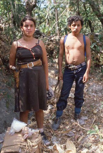 Guerrillas with food provisions, in La Palma, 1983