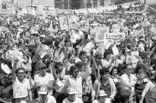 A large crowd for Guevara, Guatemala City, 1982