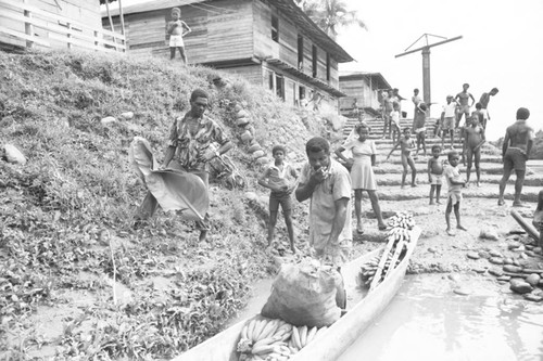 Loading the canoe, Barbacoas, Colombia, 1979