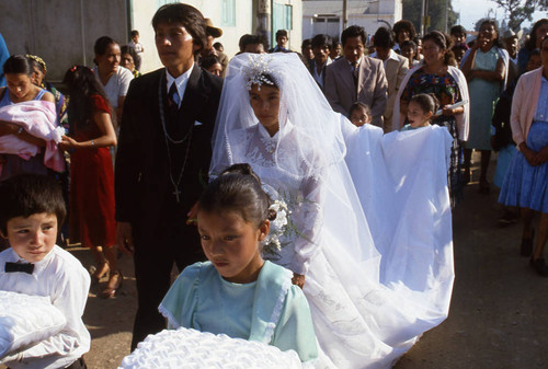 A young bride and groom, Chiquimula, 1982