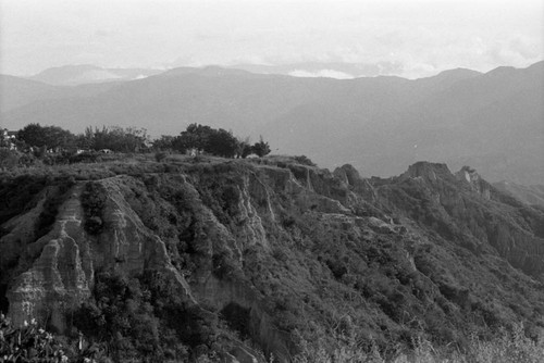 Effects of soil erosion, Bucaramanga, Colombia, 1975