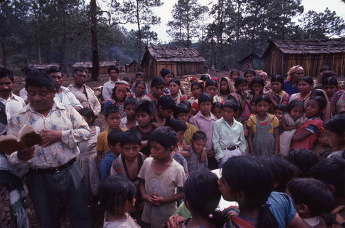 Guatemalan refugees celebrate Christmas, Santiago el Vértice, 1982