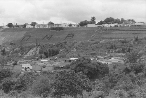 Soil erosion and a precarious settlement, Bucaramanga, Colombia, 1975