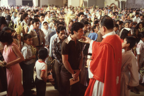 Archbishop Arturo Rivera y Damas celebrating Mass, San Salvador, El Salvador, 1982