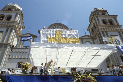 Pope John Paul II saluting the crowd, Tegucigalpa, Honduras, 1983