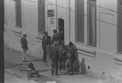 Daytime socializing, Bogotá, Colombia, 1976