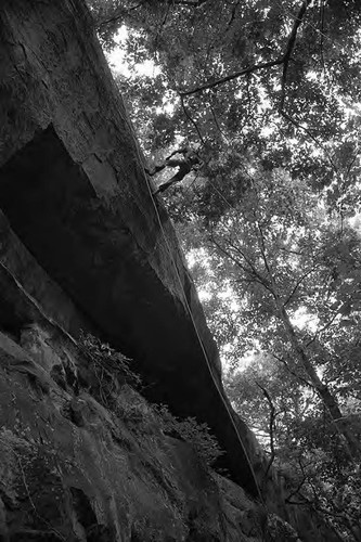 Claflin demonstrates rappelling, Liberal, 1982