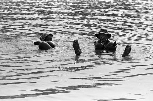 Survival school students make life preservers, Liberal, 1982