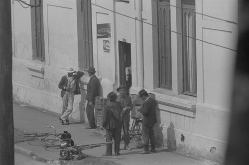 Daytime socializing, Bogotá, Colombia, 1976