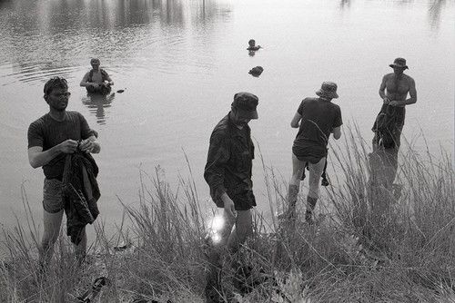 Survival school students make life preservers, Liberal, 1982