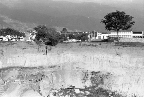 Effects of soil erosion, Bucaramanga, Colombia, 1975