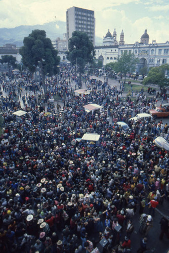 Large crowd at the Blacks and Whites Carnival, Nariño, Colombia, 1979