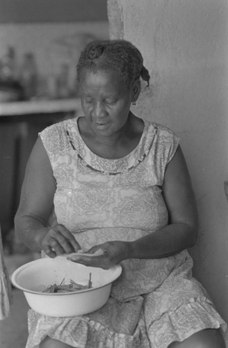 Woman preparing food, San Basilio de Palenque, ca. 1978