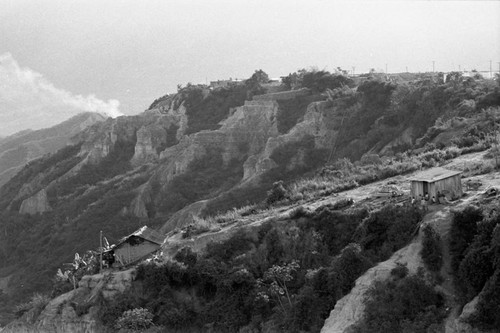 Soil erosion and a precarious settlement, Bucaramanga, Colombia, 1975