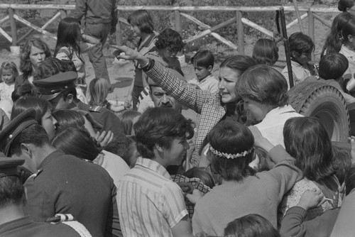 A large crowd, Tunjuelito, Colombia, 1977