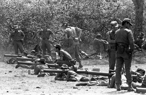 Soldiers learn how to use mortars, Ilopango, 1983