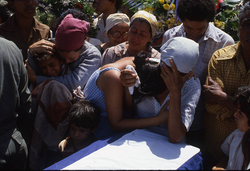 Crowd mourns, Nicaragua, 1983