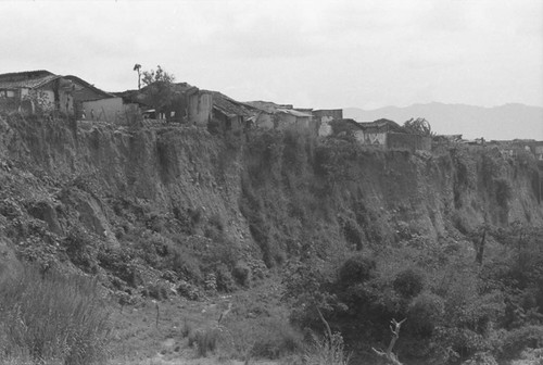 Soil erosion and a precarious settlement, Bucaramanga, Colombia, 1975