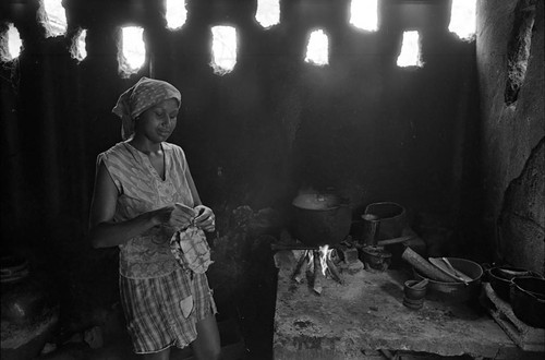 Woman cooking a turtle, San Basilio de Palenque, 1977