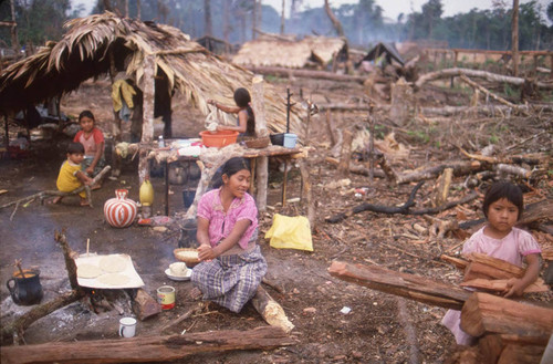 Guatemalan refugees cooking, Chajul, 1983