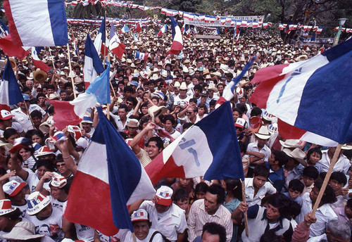 Crowd of people at a campaign rally for Sandoval, Chiquimula, 1982