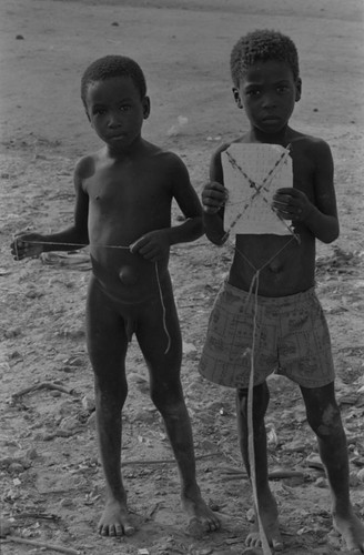 Children holding a kite, San Basilio del Palenque, ca. 1978