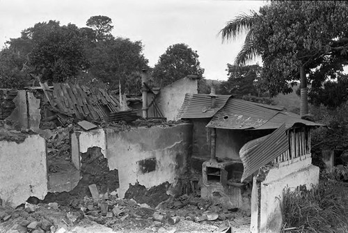 Scenes of ruin, Berlín, Usulután, 1983