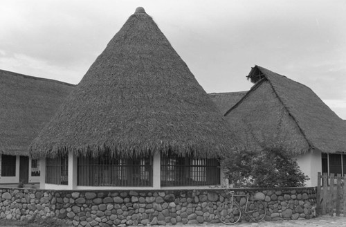 Artesanías de Colombia workshop, La Chamba, Colombia, 1975