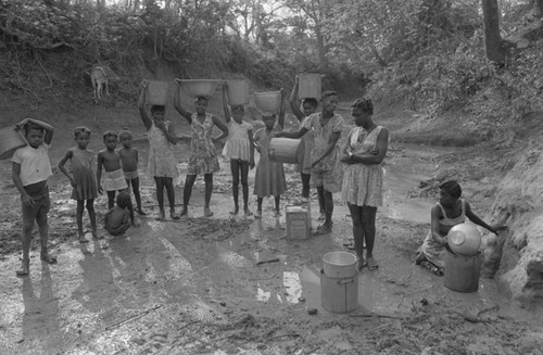Collecting water, San Basilio de Palenque, Colombia, 1977