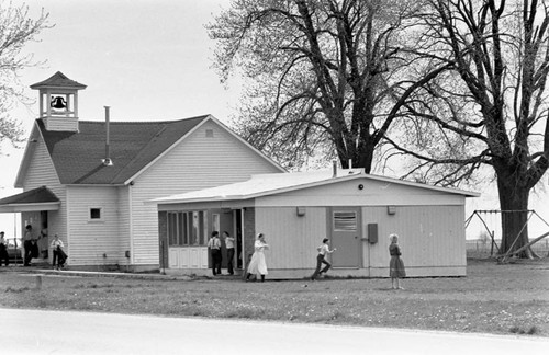 Amish schoolhouse, Lancaster County, 1974