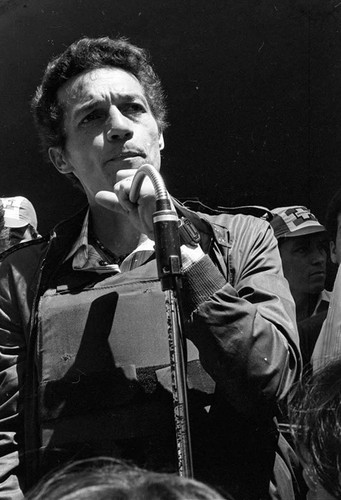 Politician at campaign rally, Berlín, 1982