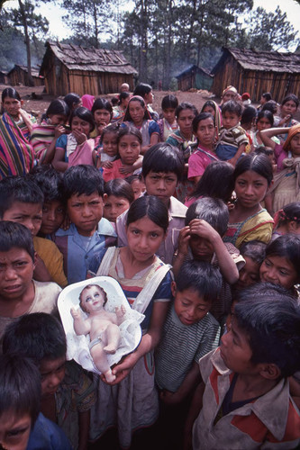 Guatemalan refugees celebrate Christmas, Santiago el Vértice, 1982